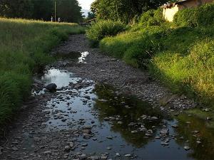 Odkaľovanie potrubia pitnej vody vodárenskou spoločnosťou